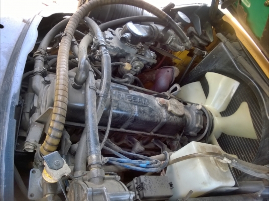 ขายด่วนๆ รถยกโคมัสสึรุ่น 16 น้ำหนักยก 2 ตัน เสาสูง 5 เมตร เครื่องเบนซินติดแก๊ส เกียร์ธรรมดา