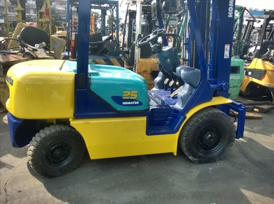 รถยกโคมัสสึรุ่น 14 น้ำหนักยก 2.5 ตัน เสาสูง 4.75 เมคร เข้าตู้ เครื่องดีเซล เกียร์ออโต้ แผงงาสไลด์