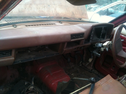 ดัสสัน 720 สีแดงอมส้ม แห้งบาง พร้อมขับพร้อมโอน ขาย 25,000 บาท ดัสสัน 720 สีแดงอมส้ม แห้งบาง พร้อมขับพร้อมโอน ขาย 25,000 บาท