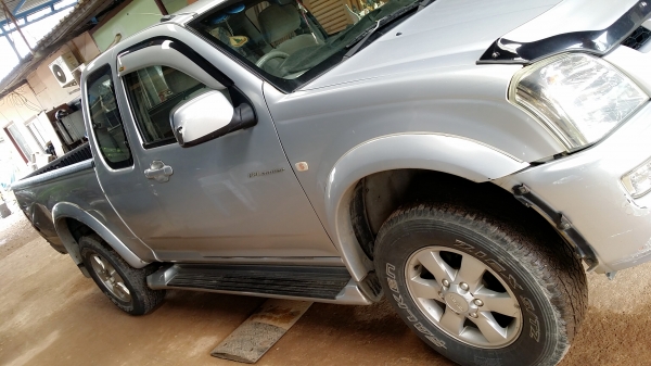 รถ กระบะ ISUZU HI-LANDER