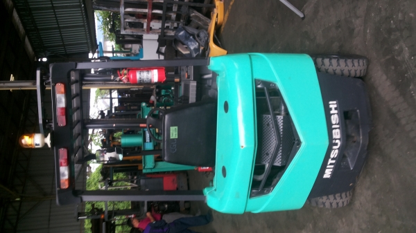 ขายรถ mitsubishiขนาด 1.5ตัน  เครื่องยนต์ดีเซล  เกียร์ออโต้