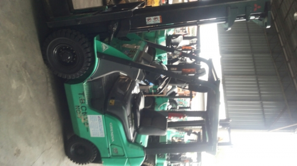 ขายรถ mitsubishiขนาด 1.5ตัน  เครื่องยนต์ดีเซล  เกียร์ออโต้