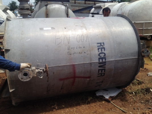 ขายถังสแตนเลสตูดเรียบ ขนาด 3,000 ลิตร สภาพสวยๆ ราคาไม่แพง