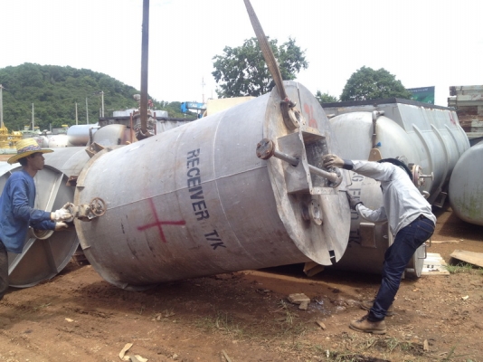 ขายถังสแตนเลสตูดเรียบ ขนาด 3,000 ลิตร สภาพสวยๆ ราคาไม่แพง