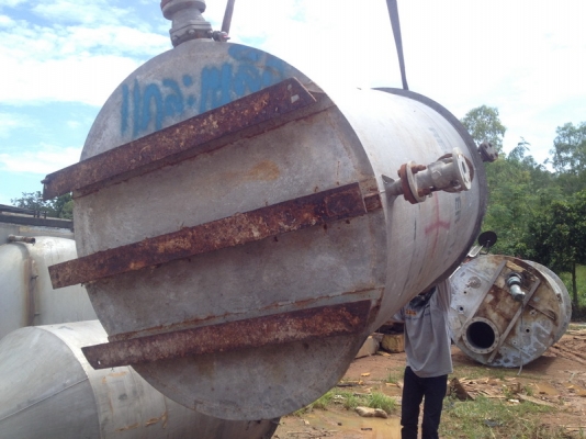 ขายถังสแตนเลสตูดเรียบ ขนาด 3,000 ลิตร สภาพสวยๆ ราคาไม่แพง