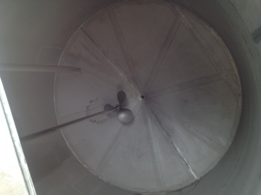 ขายถังสแตนเลสพร้อมใบกวน ขนาด 3,000 ลิตรพร้อมใช้ ราคาไม่แพง