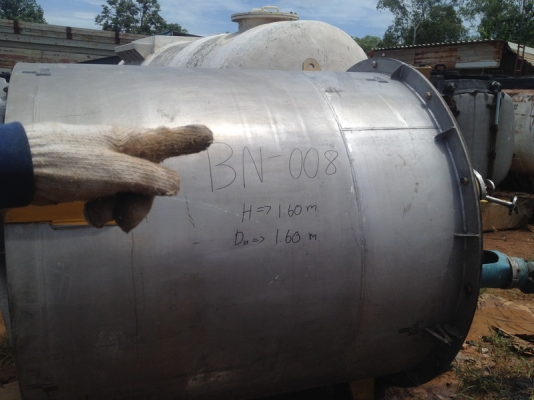 ขายถังสแตนเลสพร้อมใบกวน ขนาด 3,000 ลิตรพร้อมใช้ ราคาไม่แพง