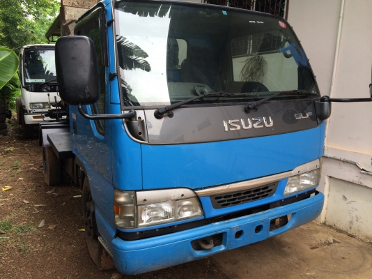 ขายรถมิกซ์ อีซูซุ NKR 110 แรง หัวการ์ตูน ประกอบใช้เอง ไม่มีทะเบียนค่ะ