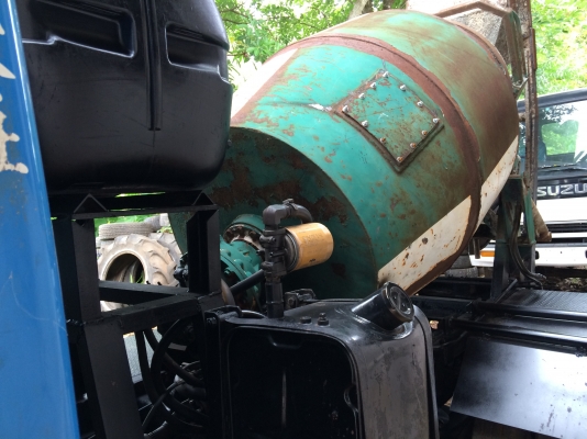 ขายรถมิกซ์ อีซูซุ NKR 110 แรง หัวการ์ตูน ประกอบใช้เอง ไม่มีทะเบียนค่ะ