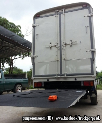 TOYOTA TATA สีขาว ติดตั้งตู้ลิฟท์เกด