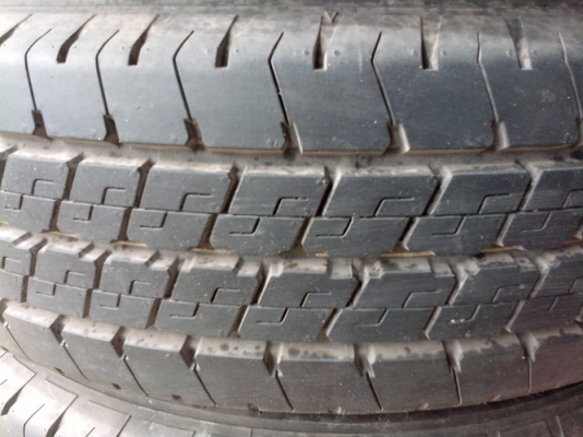 ยางDunlop ปี14 215/70ขอบ15 ยางDunlop ปี14 215/70ขอบ15