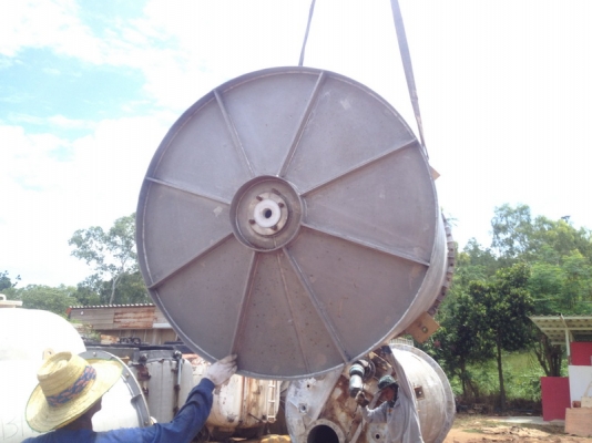 ขายถังสแตนเลสพร้อมใบกวน ขนาด 4,000 ลิตร จำนวน 2 ใบ พร้อมใช้ ราคาไม่แพง