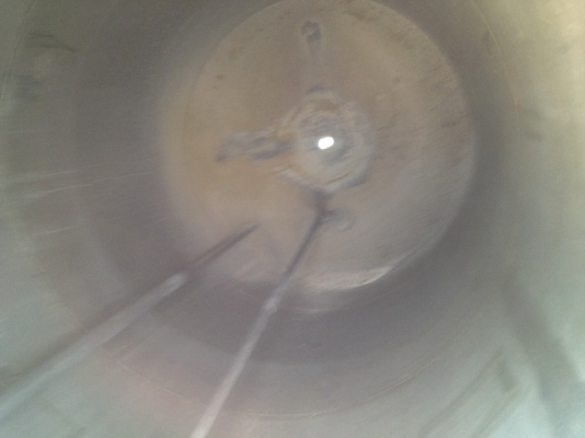 ขายถังสแตนเลสพร้อมใบกวน ขนาด 4,000 ลิตร จำนวน 2 ใบ พร้อมใช้ ราคาไม่แพง