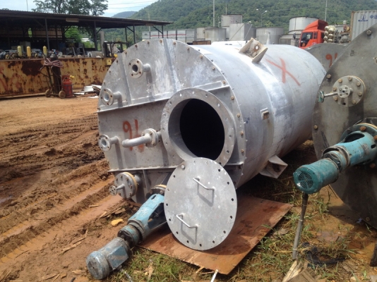 ขายถังสแตนเลสพร้อมใบกวน ขนาด 4,000 ลิตร จำนวน 2 ใบ พร้อมใช้ ราคาไม่แพง