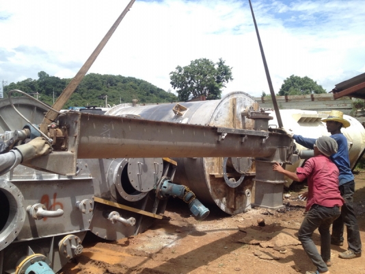 ขายรางสกรูสแตนเลส ยาว 3.2 เมตร สภาพสวยมาก พร้อมใช้เลยครับ