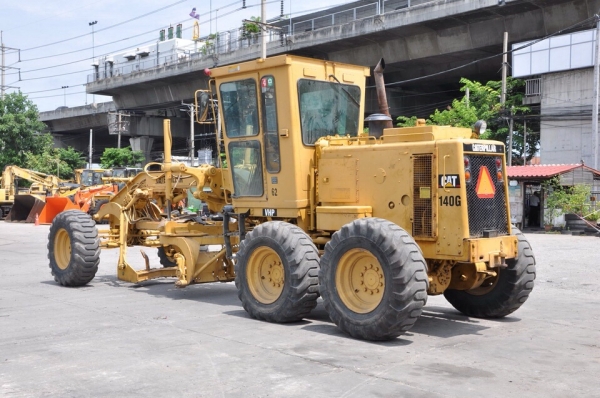 รถมอเตอร์เกรดเดอร์CATTERPILLAR140G
