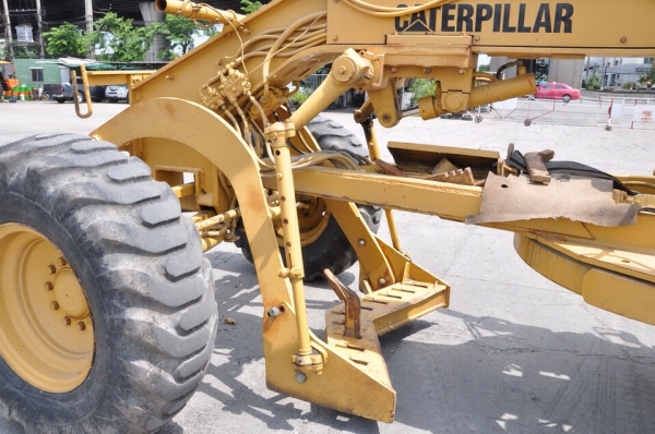 รถมอเตอร์เกรดเดอร์CATTERPILLAR140G