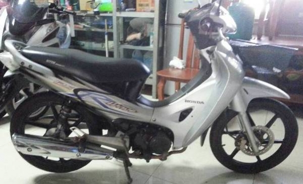 wave125r ubox แมกแท้ กุญแจใหญ่ ปี48 เทาดำ 4490 เครื่องดี ลด 17,000