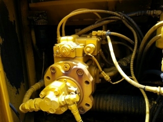 รถขุดดิน SK120-1-LP-09982  สภาพดี ชั่วโมงใช้งานน้อย  เพิ่งเข้ามาถึงไทย รถจอดอยู่ที่ C.S. Motor หลักสี่  โทร. 081-373-0559