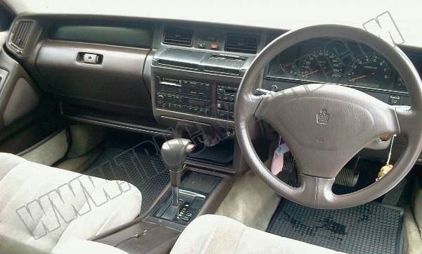 รถยนต์ Toyota crown 3,000 ซีซี
