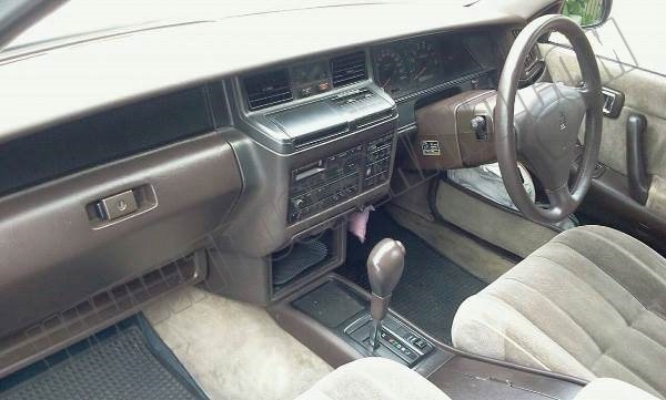 รถยนต์ Toyota crown 3,000 ซีซี