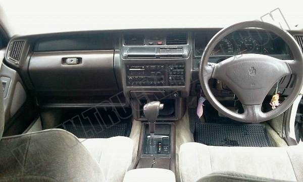 รถยนต์ Toyota crown 3,000 ซีซี