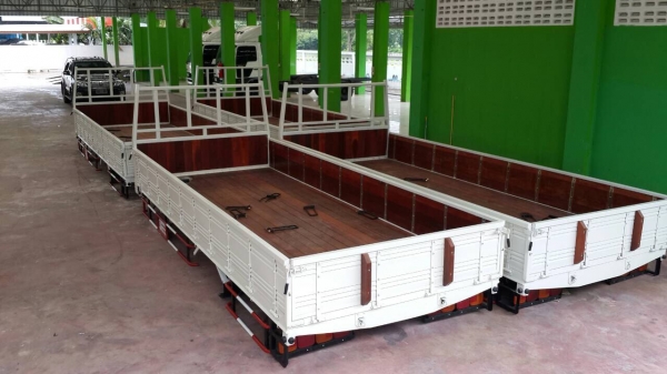 ขายกระบะไม้ ของใหม่ ยาว 5.5 เมตร ถอดออกจาก HINO FC4J