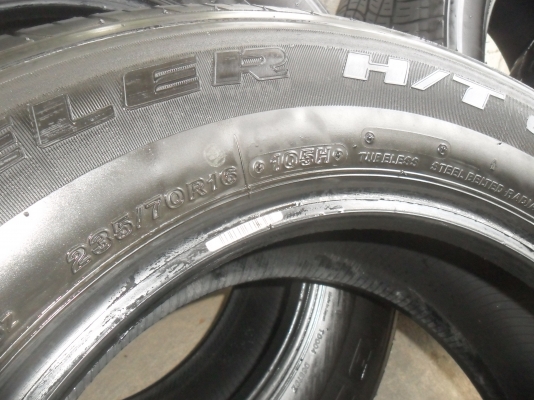 โปรแร๊ง ยาง BRIDGESTONE 235/70R16ปี11 สวยๆ 4 เส้น ราคา 2500 บาท โปรแร๊ง ยาง BRIDGESTONE 235/70R16ปี11 สวยๆ 4 เส้น ราคา 2500 บาท