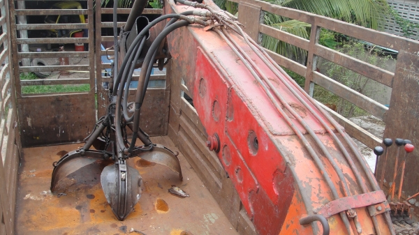 เฮี๊ยบคีบเหล็ก3ตัน สภาพพร้อมใช้ ราคาถูก เฮี๊ยบคีบเหล็ก3ตัน สภาพพร้อมใช้ ราคาถูก