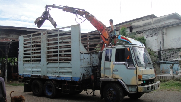 เฮี๊ยบคีบเหล็ก3ตัน สภาพพร้อมใช้ ราคาถูก เฮี๊ยบคีบเหล็ก3ตัน สภาพพร้อมใช้ ราคาถูก