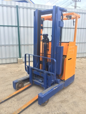 รถนอกถูกๆไฟฟ้ายืนKomatsu 1.5 ตัน 4.8 เมตร FBR15-RS10-480M  ขาย 160,000 ติดต่อ 094-426-7888 จะเด็ด