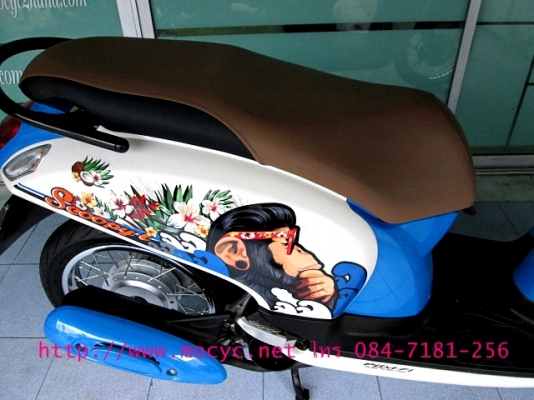SCOOPY-i  สีน้ำเงินขาว ลายกอลิล่า  รถเดือน ก ค.ปี 2556 แต่งโช๊คหลังมาแล้ว ของแถม 3 รายการ 32900