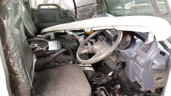 ขายหัวเก๋งNKRการ์ตูนหัวสูง24Vทำสีภายในภายนอกเสร็จแล้วหัวนอกแท้ยังไม่ได้ใช้ประตูซ้ายสไลค์