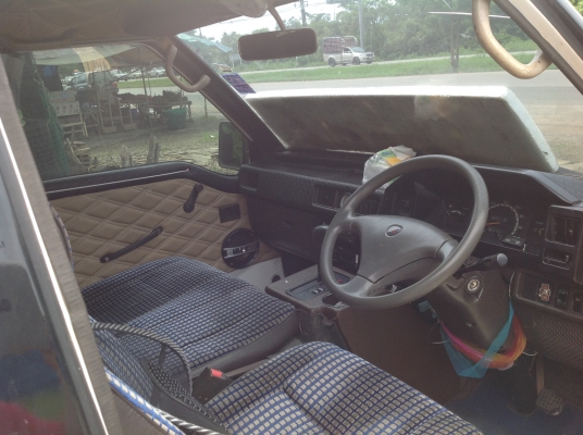 รถตู้มิตซูบิสชิ L300