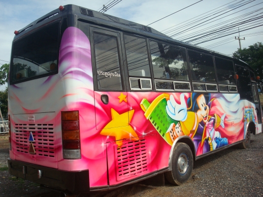 รถบัสงามๆๆเครื่องแอร์ด้านหลัง