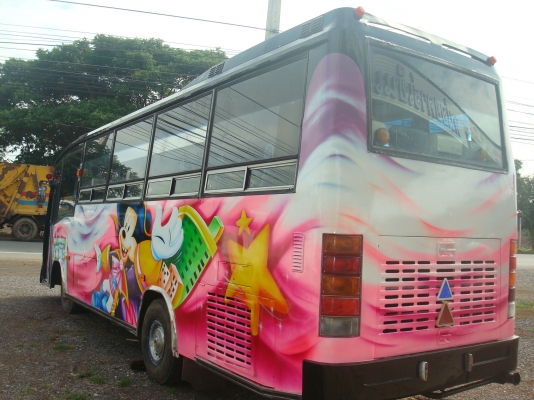 รถบัสงามๆๆเครื่องแอร์ด้านหลัง