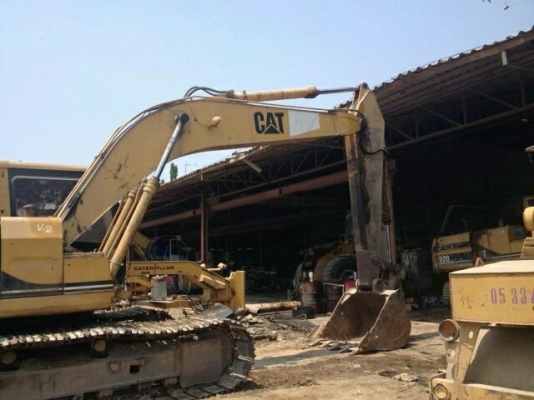 ขายรถแมคโฮCAT v 2 เอกสารเล่มทะเบียนไฟฟ้าครบช่วงล่างเต็ม