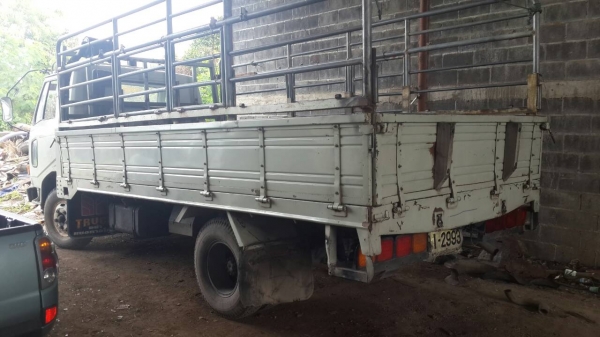 หกล้อ hino เครื่อง WO4D สภาพพร้อมใช้ง่าน หกล้อ hino เครื่อง WO4D สภาพพร้อมใช้ง่าน