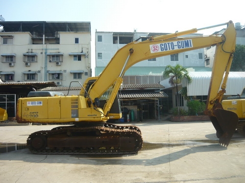 รถขุด Komatsu PC200-6 รถเก่านอกนำเข้าจากญี่ปุ่น สภาพดีเยี่ยม ระบบไฟฟ้าครบ ยังไม่ผ่านการใช้งานในไทย 100\% เอกสารครบ