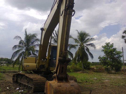 ขายแม็คโคร KOMATSU  PC200-6 ราคา 1,350,000 บาท นครศรีธรรมราช