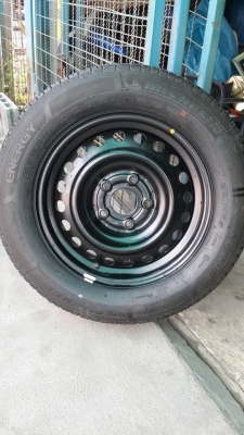 ขายกะทะล้อพร้อมยางมิชลิน ขอบ 15 ยังไม่ได้ใช้