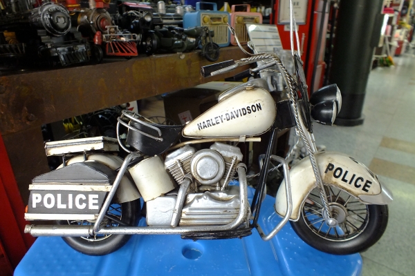 ขายโมเดลสังกะสีรถคลาสสิค หายาก น่าสะสม