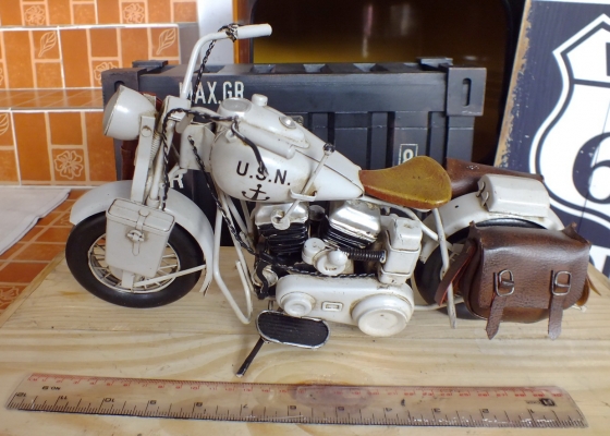 ขายโมเดลสังกะสีรถคลาสสิค หายาก น่าสะสม