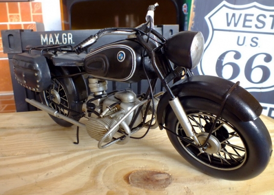 ขายโมเดลสังกะสีรถคลาสสิค หายาก น่าสะสม