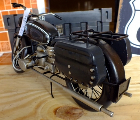 ขายโมเดลสังกะสีรถคลาสสิค หายาก น่าสะสม