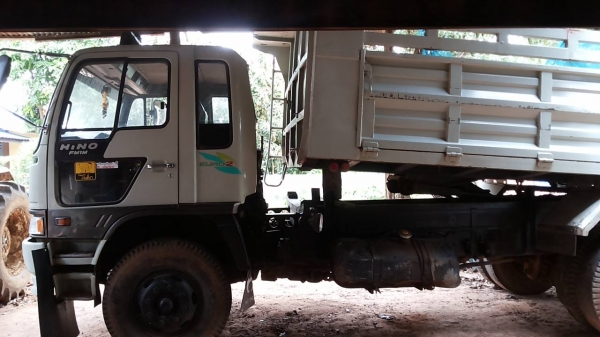 ***ขายแล้วครับขอบคุณ Truck2hand ** บ.ต่อรอง**ขาย10ล้อ2เพลาดั้มสวยๆ HINO FM1M EM100-220HP เครื่องเดิมเกียร์เดิม เครื่องแน่นแห้งดี ไม่เยิ้ม เกียร์ดีไม่มีหลุด ช่วงล่างเดิมคัสซีสวยเดิมไม่มีปะไม่มีดาม กระบะดั้มเหล็กสภาพสวย พื้นสวยข้างสวยไม่ผุ หัวเก๋งเดิมๆ บางส