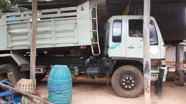 ***ขายแล้วครับขอบคุณ Truck2hand ** บ.ต่อรอง**ขาย10ล้อ2เพลาดั้มสวยๆ HINO FM1M EM100-220HP เครื่องเดิมเกียร์เดิม เครื่องแน่นแห้งดี ไม่เยิ้ม เกียร์ดีไม่มีหลุด ช่วงล่างเดิมคัสซีสวยเดิมไม่มีปะไม่มีดาม กระบะดั้มเหล็กสภาพสวย พื้นสวยข้างสวยไม่ผุ หัวเก๋งเดิมๆ บางส