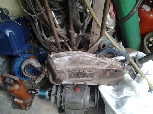 ขาย !! รอกหางปลาสลิง1.5 ตัน ยี่ห้อlooper(ไม่มีสลิง)