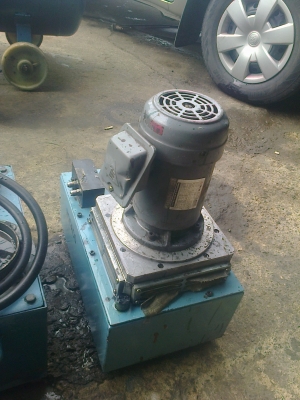 ขาย !! ปั้มถังน้ำมันไฮดรอลิกเครื่องจักร สภาพพร้อมใช้งาน