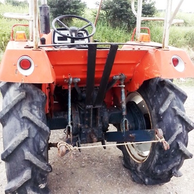 มาแล้วคับ สีนวนจัดให้ Kubota  22 DT  สภาพสวย  ยางดียางสวย  เครื่องสวย เครื่องแน้น  เครื่องไม่ดัง ติดงาย เข้าเกียร์งาย  ไม่ดัง  มีแต่ตัว  ขับเคลื่อน 4 ล้อ สนใจตติดต่อ 089-9638932 อ.ชัยบาดาล จ.ลพบุรี ต.บัวชุม